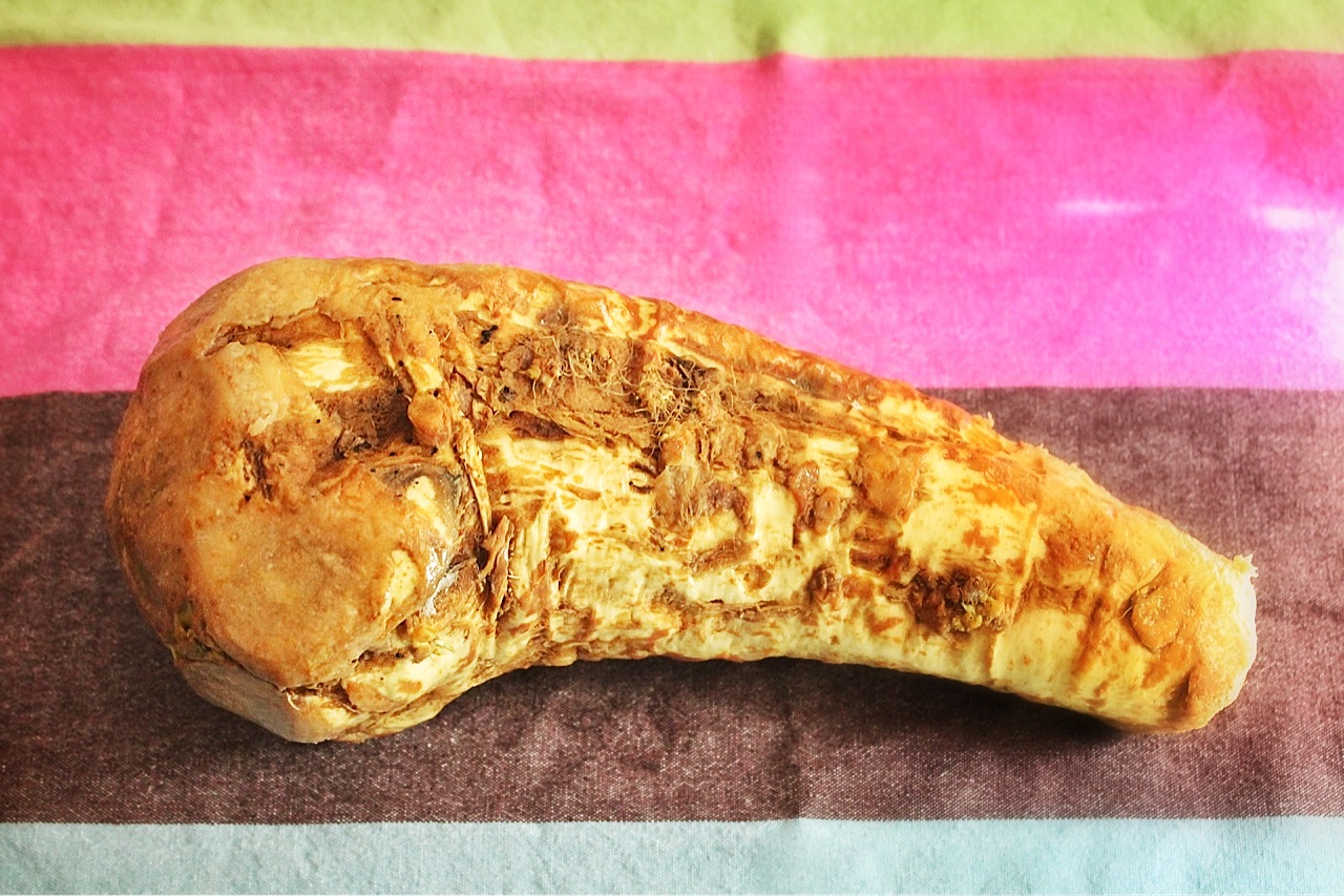 Horseradish root whole phickle